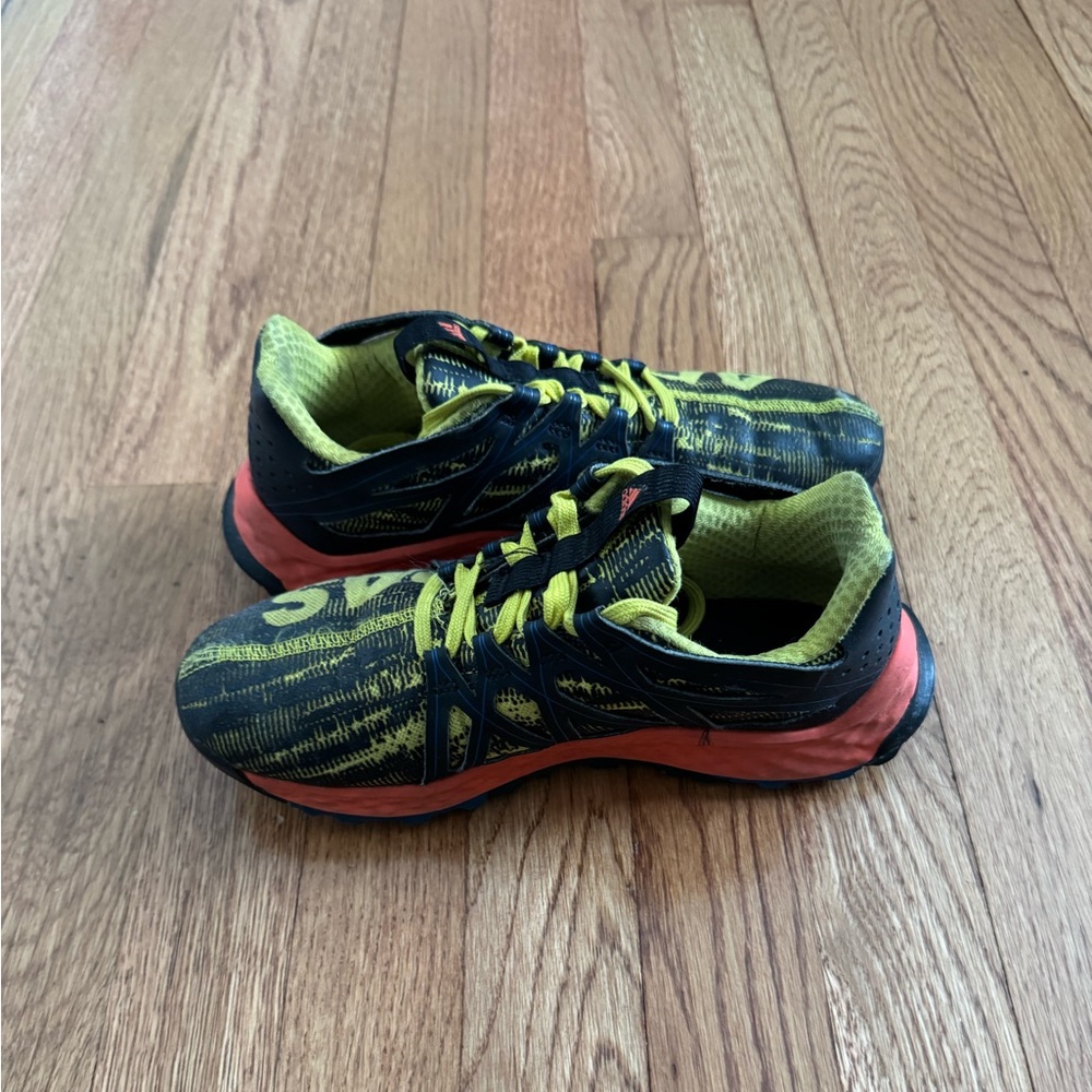 Adidas Boys Shoes - Picture 2 of 7